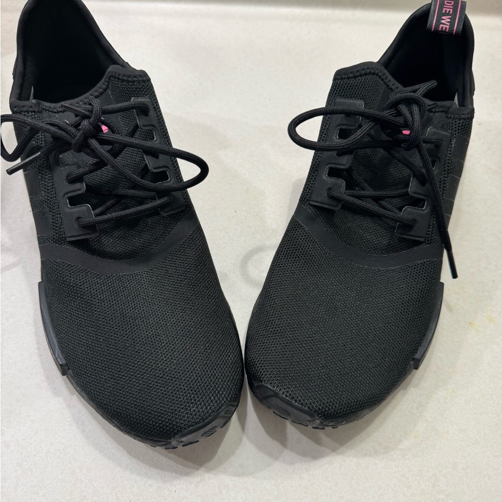 Women’s Adidas MND R1 9 1/2 Black Athletic Sneakers